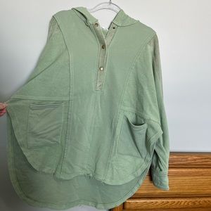 nwot AEMI + CO Sweatshirt